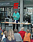 Christoph Biemann bei der Pr&auml;sentation im SWE-Atrium 2005